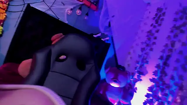 Snapshot of delilah_fix chatting on November 3, 8:23 pm delilah fix online show from November 3, 8:23 pm