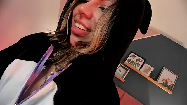 delilah fix online show from January 10, 9:10 pm