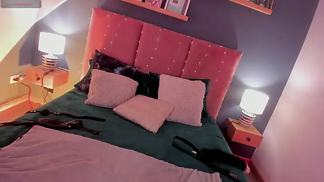 Snapshot of delilah_fix chatting on November 19, 1:05 am delilah fix online show from November 19, 1:05 am