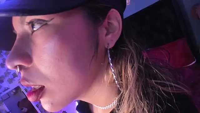 Snapshot of delilah_fix chatting on October 28, 8:41 pm delilah fix online show from October 28, 8:41 pm