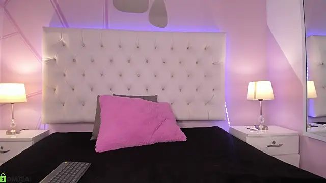 Nicol Betancur online show from September 11, 2:28 pm