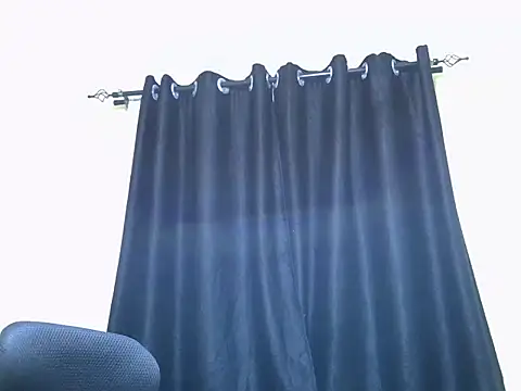 Snapshot of Horny-slut_ chatting on September 12, 12:55 am Horny-slut online show from September 12, 12:55 am