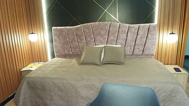 NatashaMason  online show from May 26, 7:34 pm