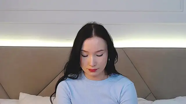 LeilaLow online show from February 25, 6:12 pm