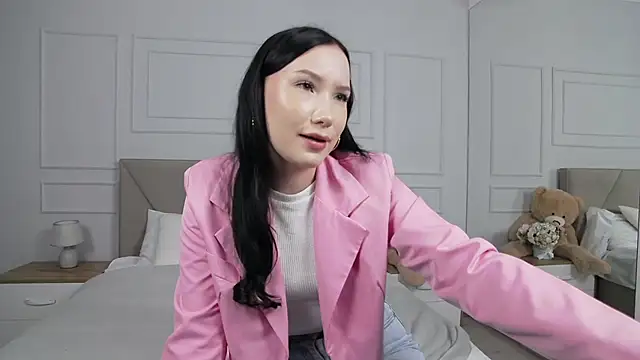 LeilaLow online show from September 16, 11:44 am