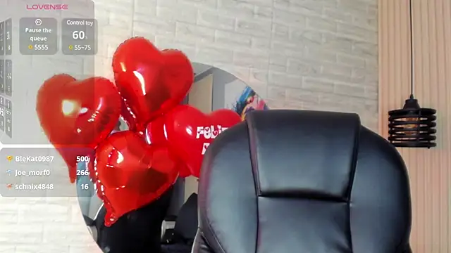 nicole  parker1 online show from February 13, 6:59 pm