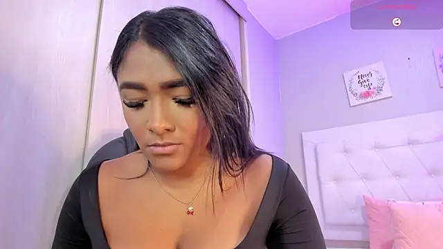 Snapshot of nicole__parker1 chatting on February 21, 1:35 pm nicole parker1 online show from February 21, 1:35 pm