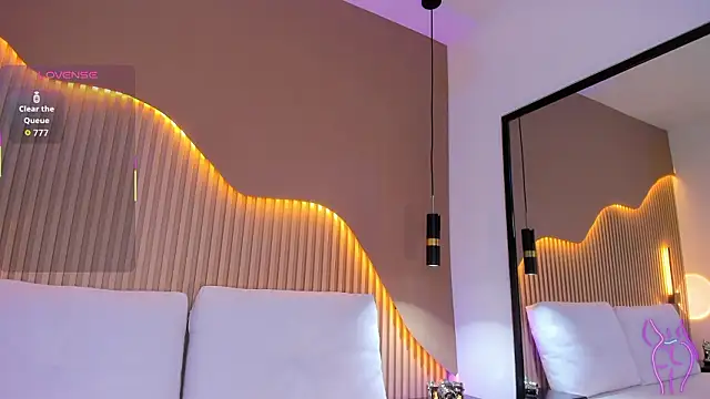 RenataJhonson  online show from March 11, 6:29 am