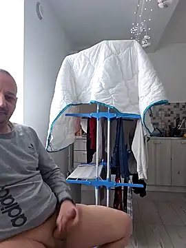 Snapshot of just_funhd chatting on December 24, 9:06 am just funhd online show from December 24, 9:06 am