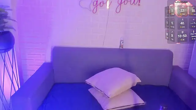Snapshot of karina_gomez_18 chatting on September 11, 11:21 am karina gomez 18 online show from September 11, 11:21 am