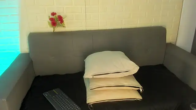 Snapshot of karina_gomez_18 chatting on September 23, 11:28 am karina gomez 18 online show from September 23, 11:28 am