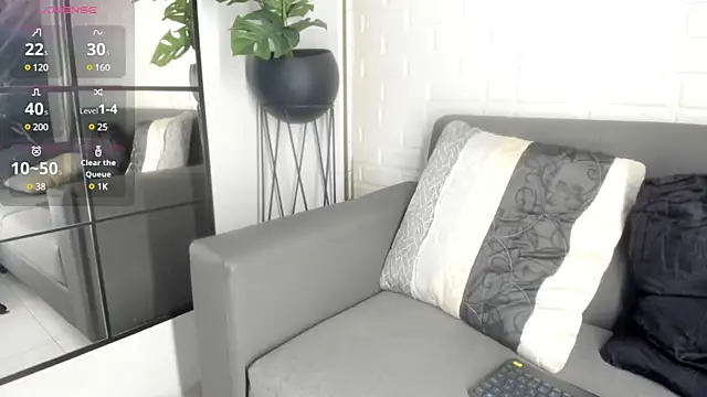 Snapshot of karina_gomez_18 chatting on March 16, 3:25 am karina gomez 18 online show from March 16, 3:25 am