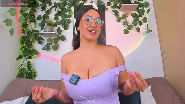 nataliepeterson online show from February 26, 6:59 pm