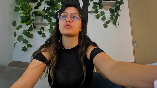 nataliepeterson online show from October 28, 11:47 pm