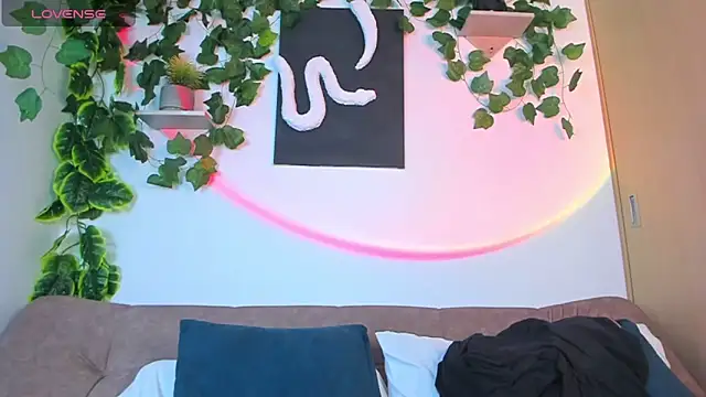 nataliepeterson online show from March 9, 10:19 pm