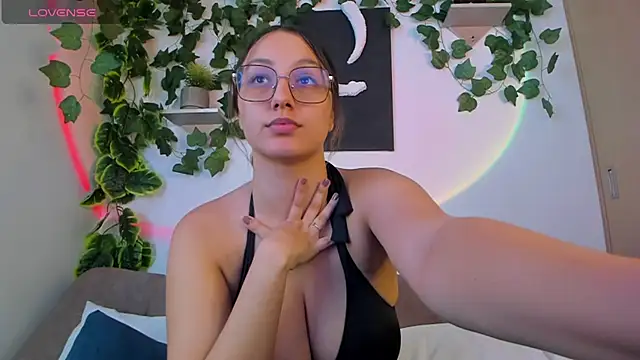 nataliepeterson online show from March 11, 8:09 pm