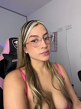 Issabela G1 online show from March 29, 3:19 am