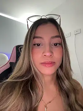 Issabela G1 online show from February 24, 8:53 pm