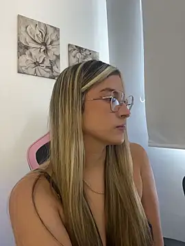 Issabela G1 online show from April 16, 6:08 pm