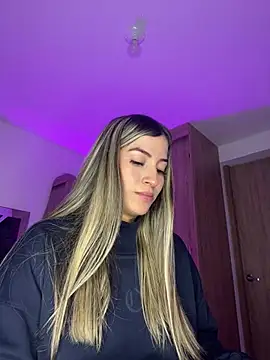 Issabela G1 online show from February 22, 3:01 am