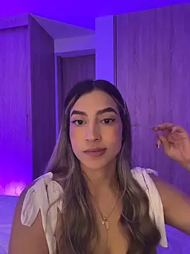 Issabela G1 online show from February 18, 3:15 am