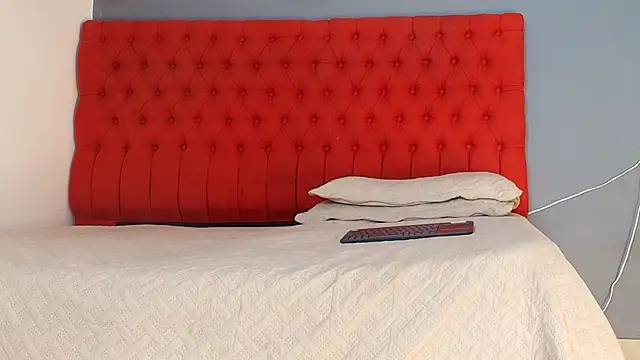 julieta aguilar1 online show from February 24, 7:04 pm