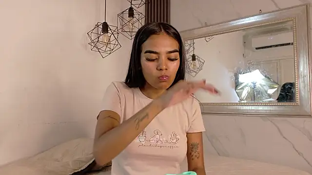 julieta aguilar1 online show from February 13, 7:25 pm