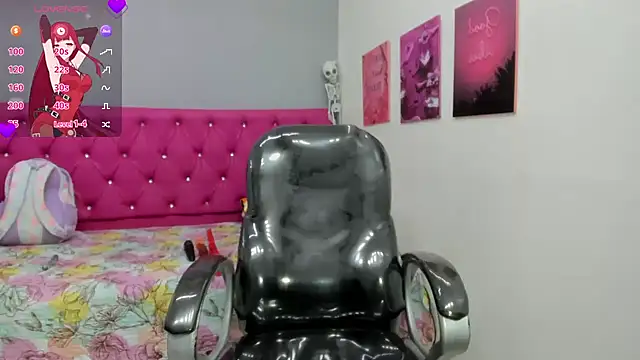 Snapshot of Helen_russo chatting on November 22, 6:29 pm Helen russo online show from November 22, 6:29 pm