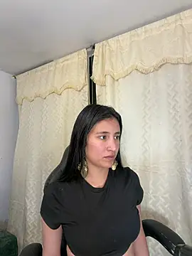 paulinamoons1 online show from May 14, 4:20 am