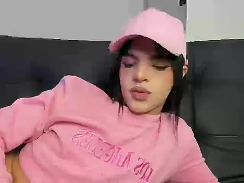 Snapshot of kerly_monroe chatting on July 23, 3:19 pm kerly monroe online show from July 23, 3:19 pm