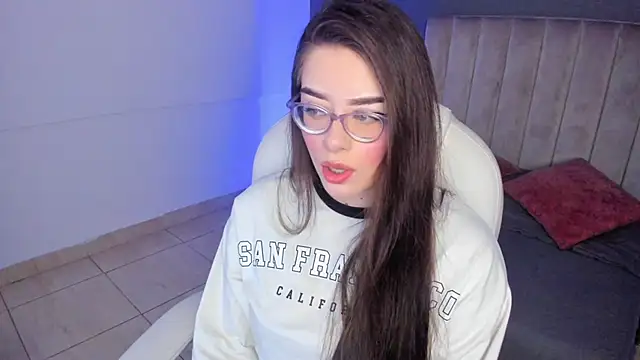 Charlotte Olsen  online show from February 13, 12:43 pm