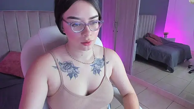 Charlotte Olsen  online show from February 10, 12:29 pm