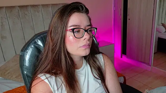 Snapshot of Charlotte_Olsen_ chatting on June 6, 7:52 pm Charlotte Olsen online show from June 6, 7:52 pm