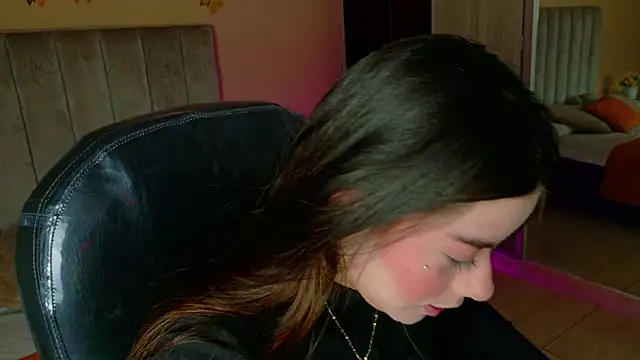 Snapshot of Charlotte_Olsen_ chatting on June 9, 7:59 pm Charlotte Olsen online show from June 9, 7:59 pm