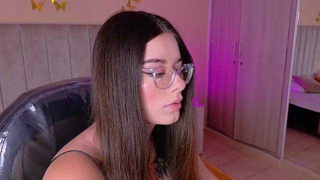 Snapshot of Charlotte_Olsen_ chatting on June 24, 9:12 pm Charlotte Olsen online show from June 24, 9:12 pm