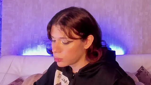 Snapshot of pixy_20 chatting on November 12, 9:02 am pixy 20 online show from November 12, 9:02 am