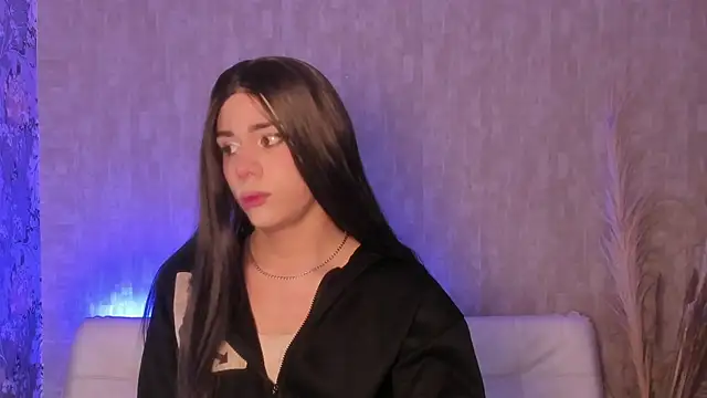 Snapshot of pixy_20 chatting on December 5, 8:24 am pixy 20 online show from December 5, 8:24 am