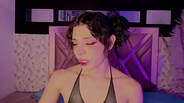 Snapshot of pixy_20 chatting on June 19, 9:09 pm pixy 20 online show from June 19, 9:09 pm