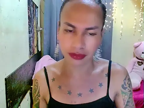 Snapshot of Indaypakay_ts chatting on October 7, 6:25 am Indaypakay ts online show from October 7, 6:25 am