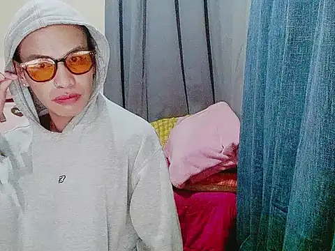 Snapshot of Indaypakay_ts chatting on December 17, 11:10 pm Indaypakay ts online show from December 17, 11:10 pm