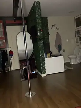 Luluof online show from December 17, 6:18 am