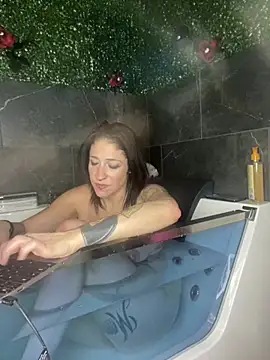 Luluof online show from March 7, 3:18 pm