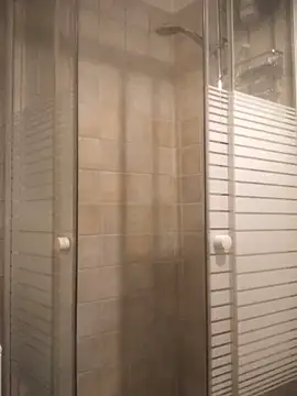 FrettedLodine online show from November 23, 12:42 am