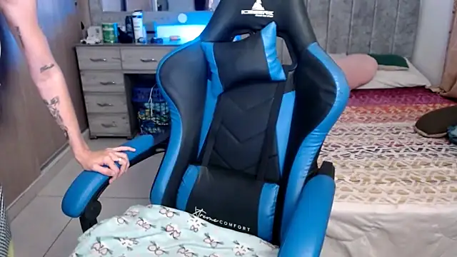 yeibles online show from October 18, 12:34 am