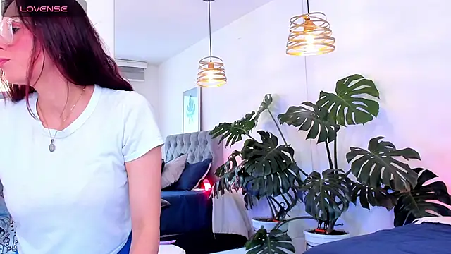 Snapshot of Nami_sunny chatting on November 6, 6:45 pm Nami sunny online show from November 6, 6:45 pm