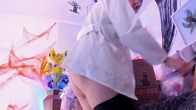 Snapshot of Nami_sunny chatting on October 24, 6:56 am Nami sunny online show from October 24, 6:56 am