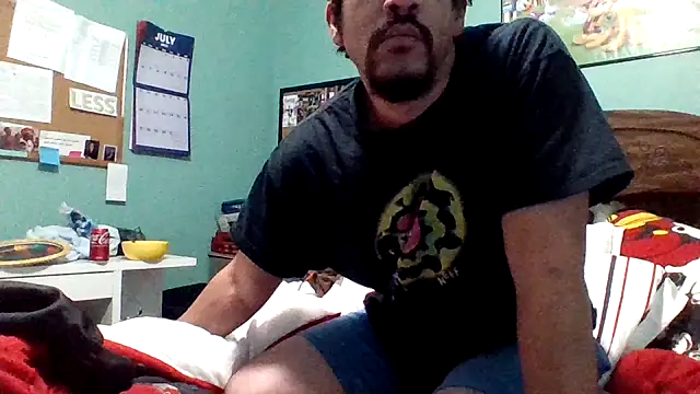 Snapshot of Curved4Pleasure chatting on October 28, 10:41 pm Curved4Pleasure online show from October 28, 10:41 pm