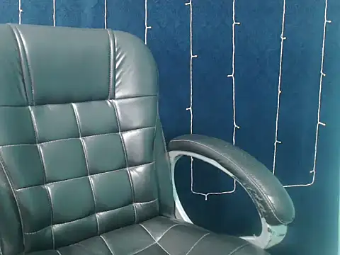 Snapshot of Yashi chatting on November 10, 3:06 pm Yashi online show from November 10, 3:06 pm