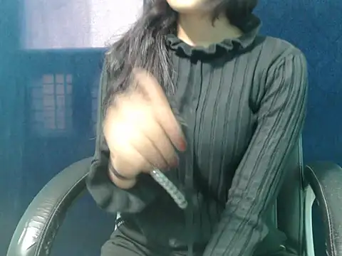 Snapshot of Yashi chatting on November 24, 10:37 am Yashi online show from November 24, 10:37 am