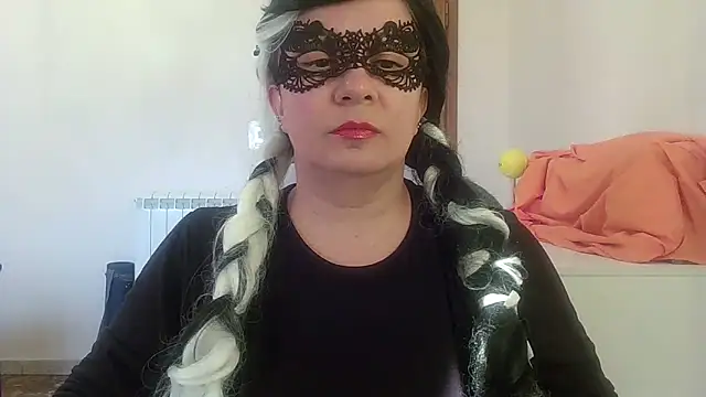 Ninalapiccolina online show from November 26, 3:23 pm